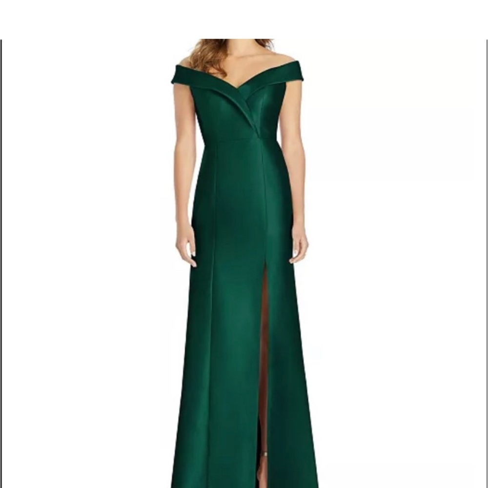 Elegant Green Off-Shoulder Evening Gown